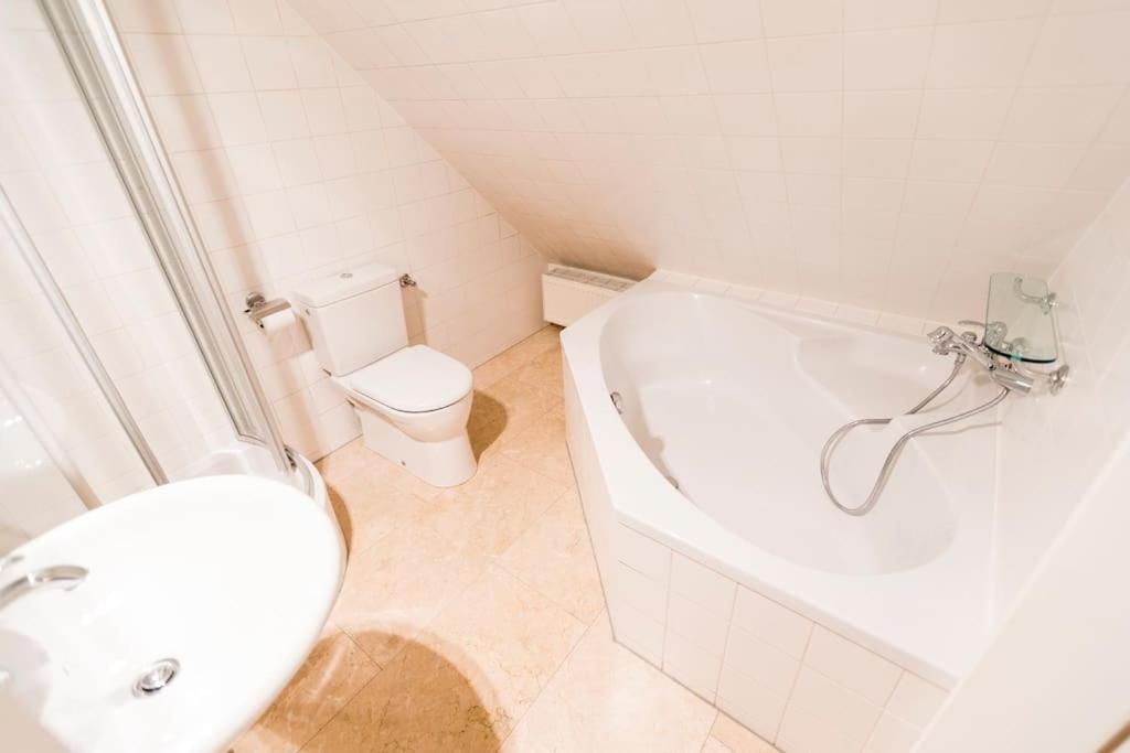 Luxurious Maisonette Apartment At The Heart Of Wien Eksteriør bilde